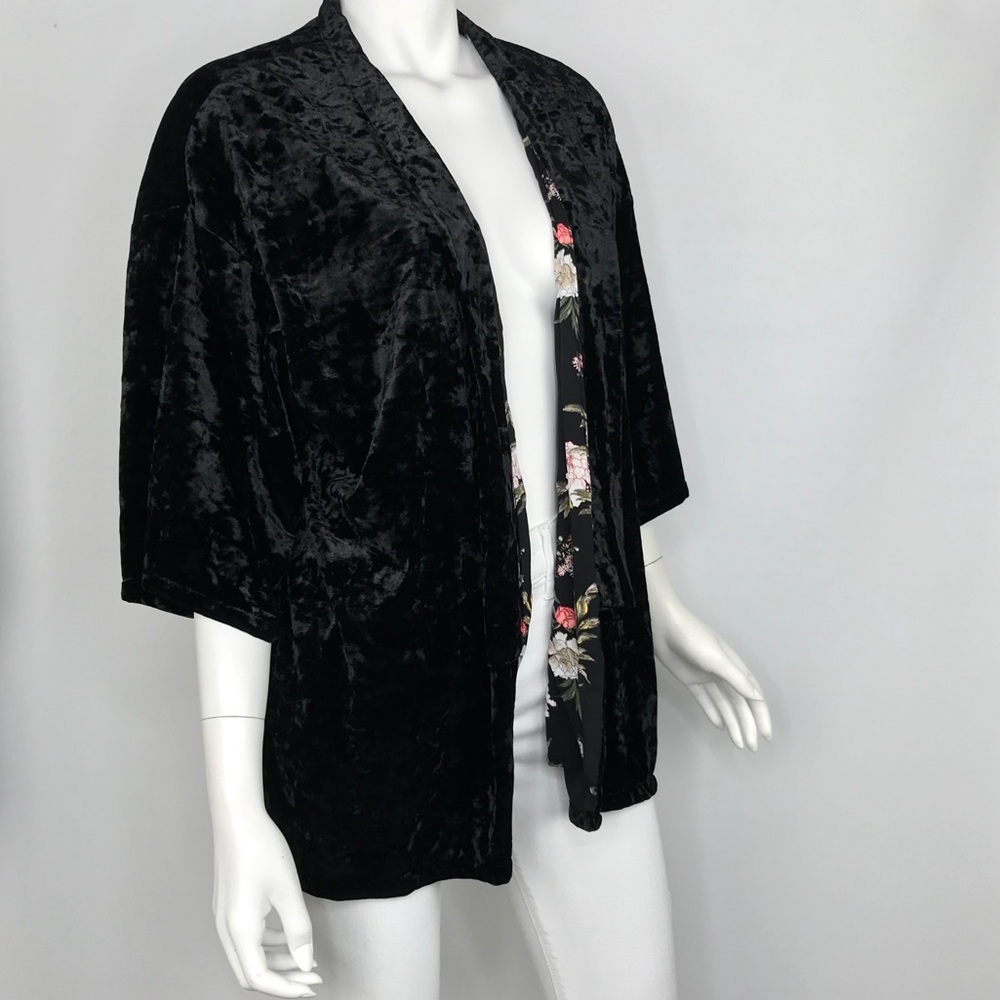 {Collective Concepts} Crushed Velvet Hillie Kimono - Picture 3 of 8